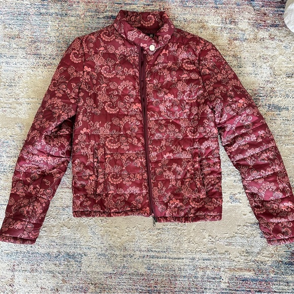 Stradivarius light puffer jacket with print size medium - Picture 8 of 9